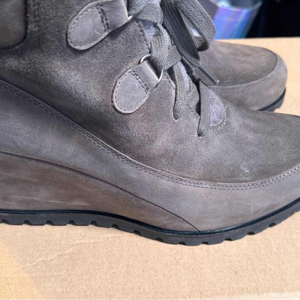 UGG Valory Dark Boots - Picture 7 of 16